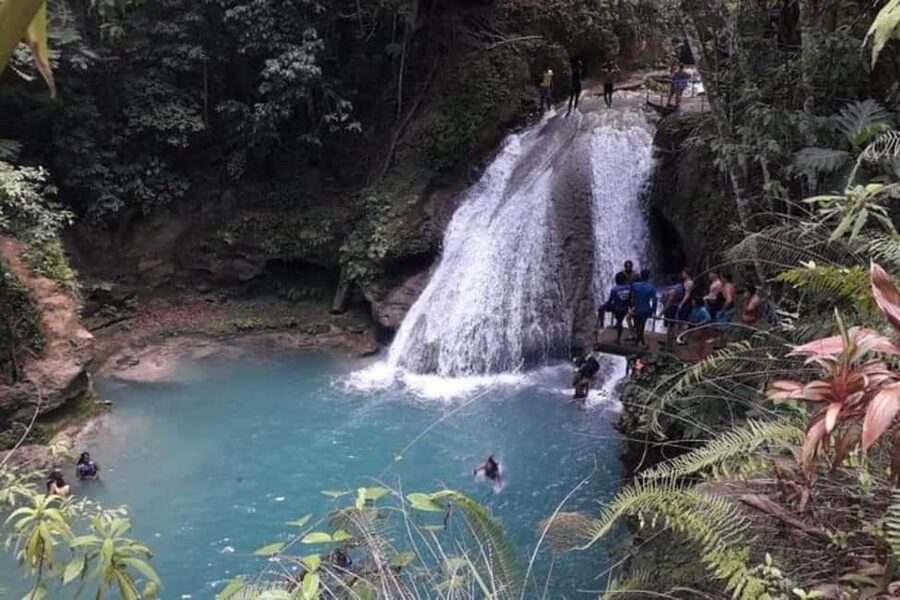 From Ocho Rios: Blue Hole & Dunn's River Falls Tour - What to wear for the waterfall