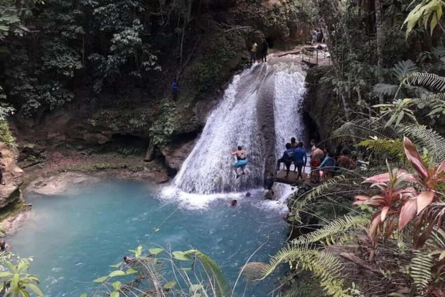 From Ocho Rios: Blue Hole & Dunn's River Falls Tour - How the two stops fit together