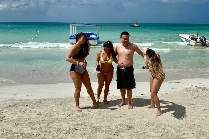 Full Beach Day Negril Beach & Rick Cafe - Who will enjoy this day most