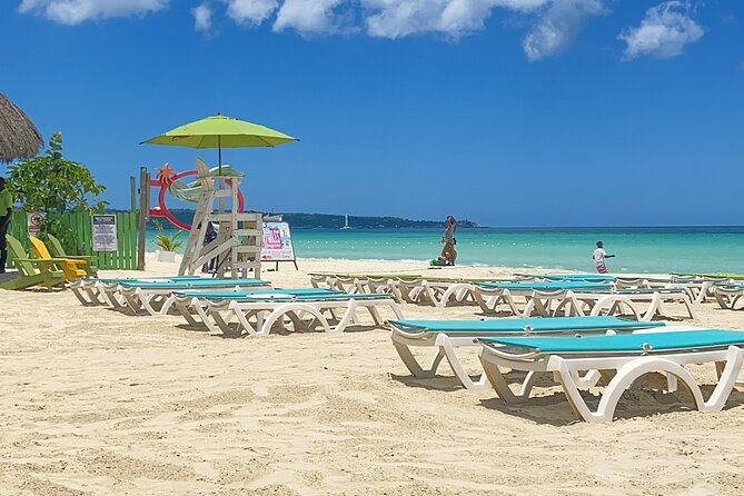 Full Day Tour of Negril Beach: Margaritaville & Rick's Cafe Live - Three hours at Margaritaville Negril