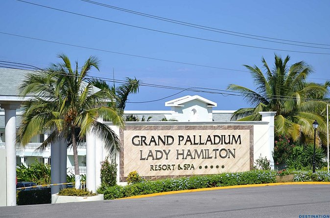 Grand Palladium Private Airport Transfer - Arrival service is stronger than the departure details