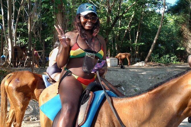 Horseback riding, Blue hole or Dunn's River Combo - Key points at a glance