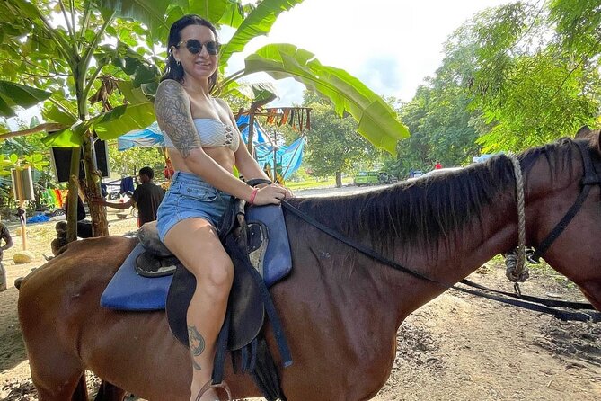 Horseback Riding In The Ocean from Montego Bay Private Transfer - Views, comfort, and the Jamaican setting