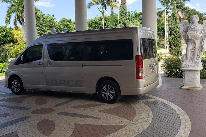 Hotel Riu Montego Bay Airport Shuttle Transfer - A quick ride from Sangster Airport to Hotel Riu