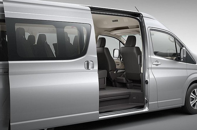 Hotel Riu Montego Bay Airport Shuttle Transfer - Service quality: warm welcomes and one caution