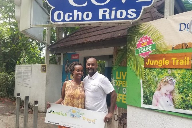 Jamaica Best Water Falls Tour,Mobay Bay to Dunn's River/Blue Hole - What the $192.31 price really covers
