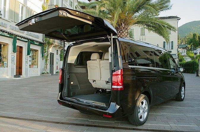 Kingston to Ocho Rios Round Trip Transfer - Flexible stops for food, photos, and local culture