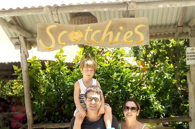 Lunch at Scotchies Jerk Centre From Ocho Rios - What the rating tells you about expectations