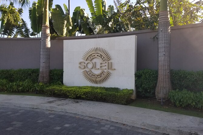 Luxury MBJ Airport Transfer to Montego Bay Hotels - From 3 Claude Clarke Avenue to the airport