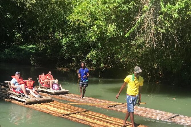 Martha Brae Rafting Ocho Rios, Runaway Bay, Falmouth&Montego Bay - Starting at the rafting village
