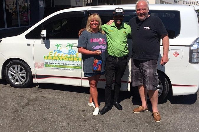 MBJ Transfer - Runaway Bay Hotels - A ride that can be direct, or include a quick stop