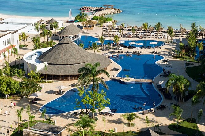 Montego Bay Airport Ja (MBJ) to Hotels in Montego Bay or Falmouth - What makes the service more than a basic transfer