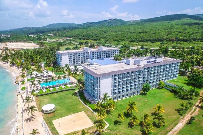 Montego Bay Airport Ja (MBJ) to Hotels in Montego Bay or Falmouth - Comfort, luggage, and onboard features