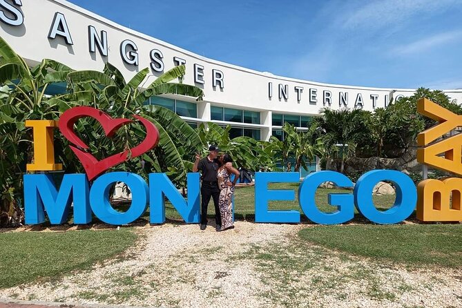 Montego Bay Airport Private Transfer to Hotels in Montego bay - Landing in Montego Bay and finding your driver