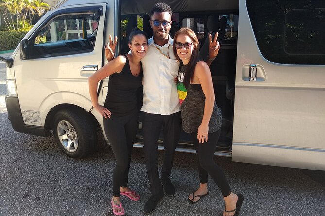 Montego Bay Airport Transfer to and from Hotels in Montego Bay. - A short ride with more local color than a taxi queue