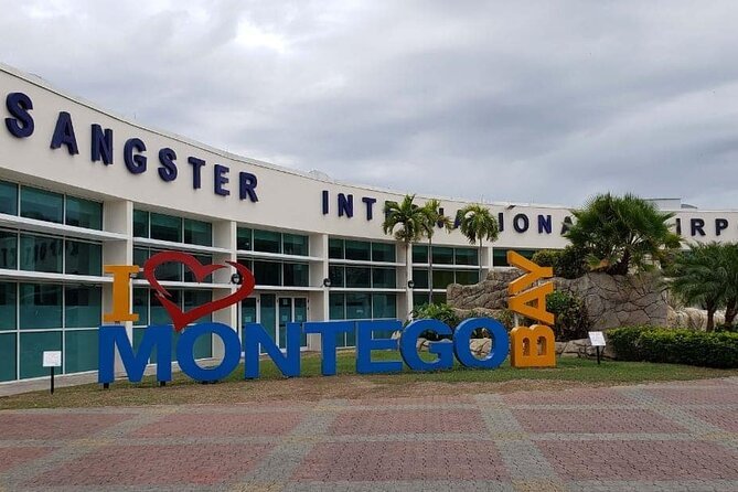 Montego Bay Airport Transfer to Hotels in Montego Bay or Falmouth - The 30 to 45 minute ride to Montego Bay or Falmouth