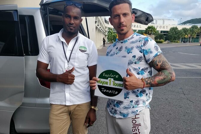 Montego Bay Airport Transfer to Ocean Eden Bay and Coral Spring - The handoff from representative to driver
