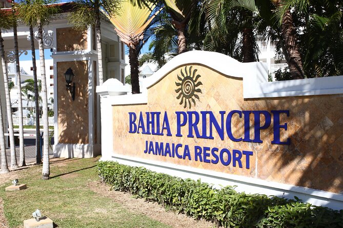 Montego Bay Bahia Principe Grand Jamaica Private Airport transfer - Leaving Sangster International Airport Without the Taxi Line