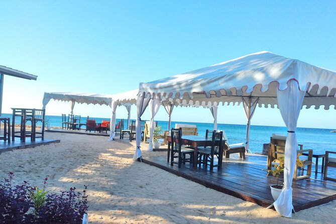 Montego Bay: Bamboo Beach Club VIP Access with Lunch & Cocktails - A four-course Jamaican lunch, with mixed results