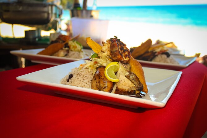 Montego Bay: Bamboo Beach Club with Lunch and Cocktails - Reggae, demonstrations, and the people who shape the day