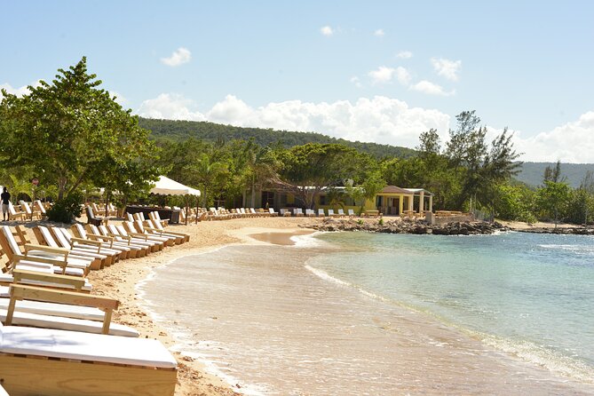 Montego Bay: Bamboo Beach Club with Lunch and Cocktails - The possible shopping stop on the way back