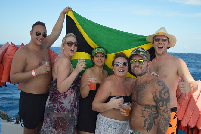 Montego Bay Catamaran: Snorkel Tour with Open Bar & Reggae DJ - What to bring for a better afternoon