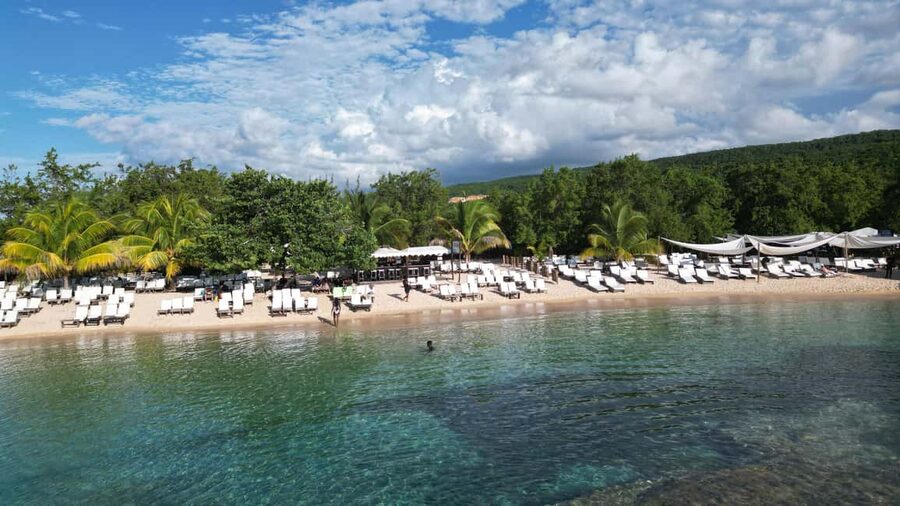 Montego Bay: Dunn's River Falls & Lunch at Bamboo Beach Club - Lunch, cocktails, and what is actually included