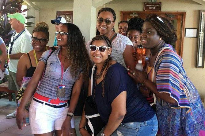 Montego Bay Hotels Private Airport Round Trip Transfers - A calm first ride from Sangster International Airport