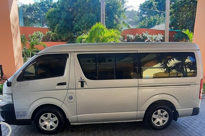 Montego Bay Jamaica MBJ Airport Transfer to Hotels in Montego Bay - The 15-minute to one-hour ride to your hotel