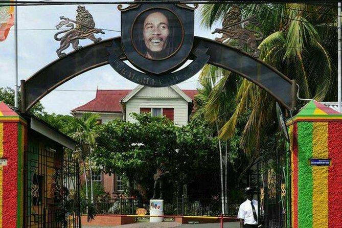 Montego Bay Jamaica Private Tour to Bob Marley Museum Kingston - What the private car changes