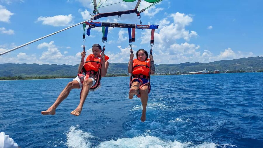 Montego Bay: Parasailing and Jet Ski Combo with Pickup - Safety, comfort, and who should skip it