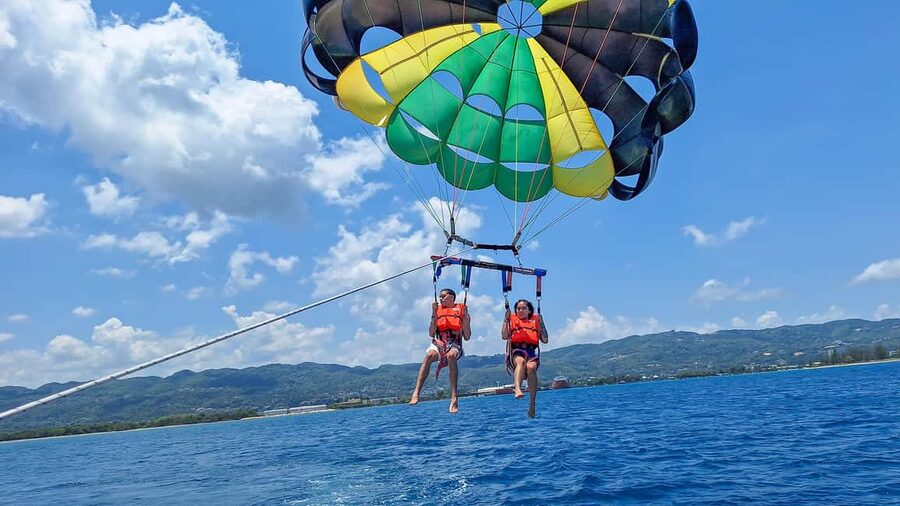 Montego Bay: Parasailing and Jet Ski Combo with Pickup - What the strongest service details tell you