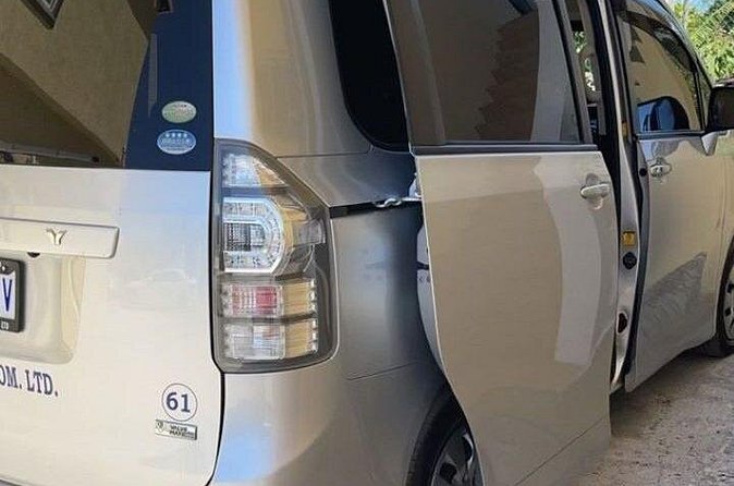 Montego Bay Private Airport Transfers - Round Trip - Clean vehicles and a relaxed pace
