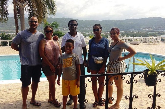 Montego Bay Scenic Tour - The Hip Strip for shopping, cafés, and a city break