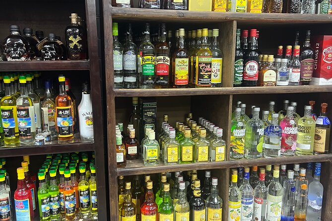 Montego Bay Sightseeing, Souvenir Shopping and local food hunt - What the guide can add to the day