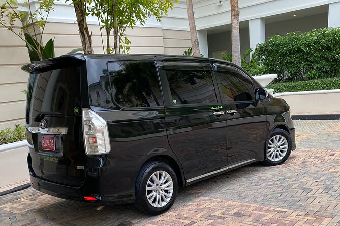 Montego Bay to Ocho Rios Hotels Private Transfer - A private ride across Jamaica’s north coast