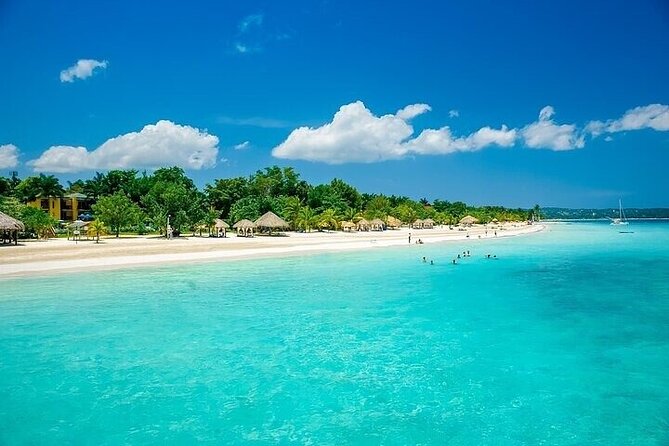 Negril Beach, Ricks Cafe and Margaritaville from Montego Bay - The Ride West from Montego Bay
