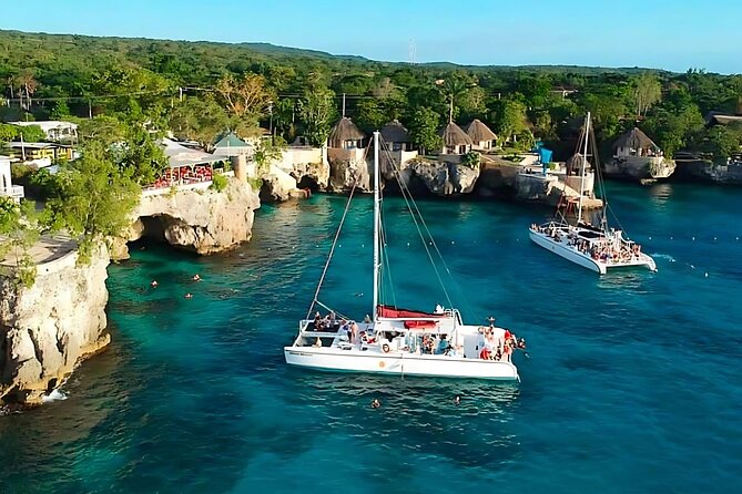 Negril Catamaran: Adults Sunset Party with Drinks & DJ - The return ride and the real timing