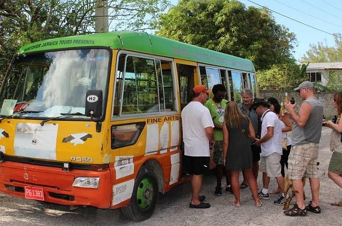 Negril One Love Bus Bar Crawl - The guide can shape the whole afternoon