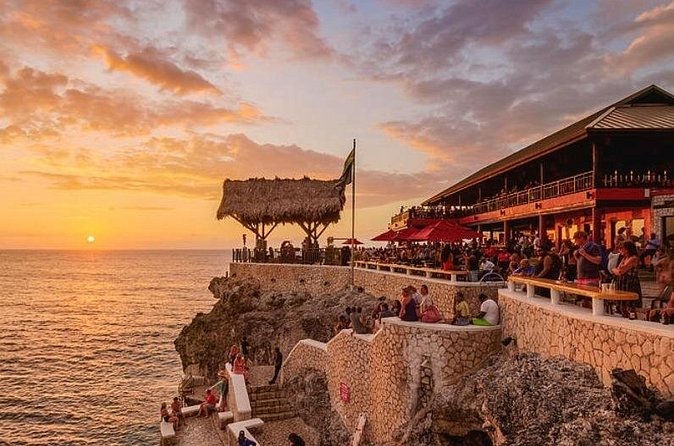 Negril Seven Mile beach and Rick’s Cafe from Montego Bay - What makes Rick’s Cafe different