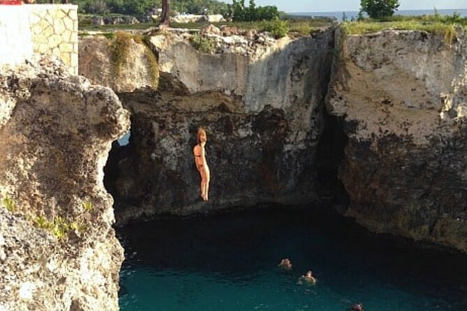 Negril Seven Mile beach and Rick’s Cafe from Montego Bay - Who will enjoy this day most?