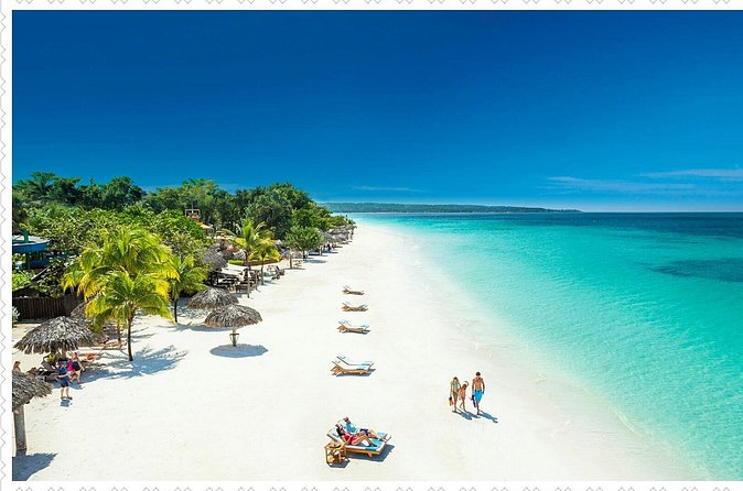 Negril Seven Miles Beach & Rick's Cafe - Rick’s Cafe and the cliff-jumping spectacle