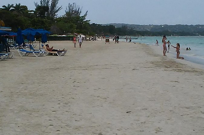 Negril seven Miles Beaches & Shopping Only | Spend more time on the Beach: - Shopping after the sand