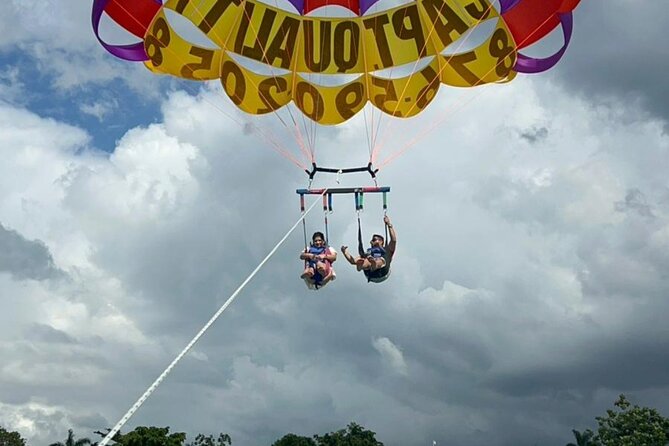 Negrils Seven Miles Beach, Rick's cafe and Parasailing Tour. - The guides are a major part of the value