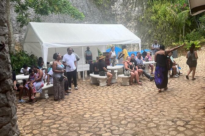 Nine Mile Reggae & History Guided Tour to Bob Marley's Birthplace - What the Rastafarian guide adds