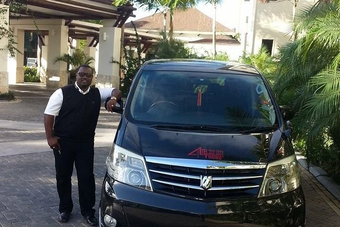 Ocean Coral Springs Private Transfer - The roughly one-hour journey through Trelawny