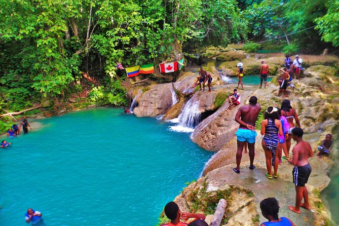 Ocho Rios: Amazing Blue Hole and Chill at Reggae Hill - Guide service and the human side of the outing