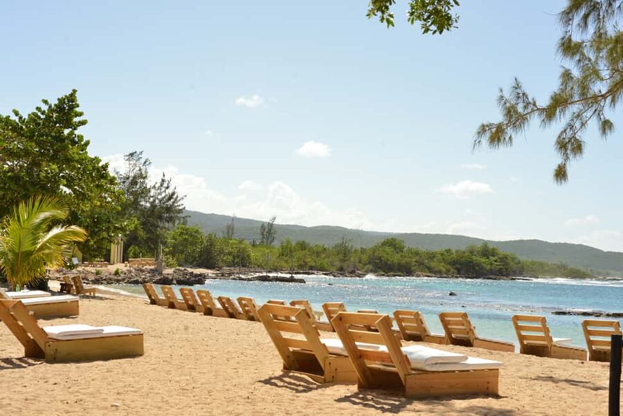 Ocho Rios: Bamboo Beach Club VIP Pass with Lunch and Drinks - Key points to know before you book