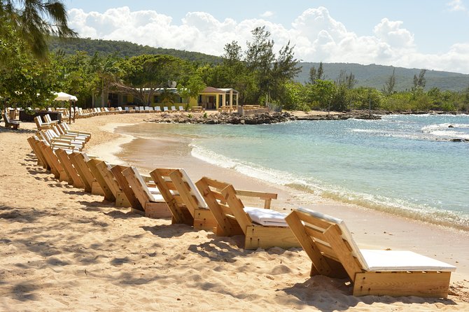 Ocho Rios: Bamboo Beach Club with Specialty Lunch & Cocktails - What to bring for a better day