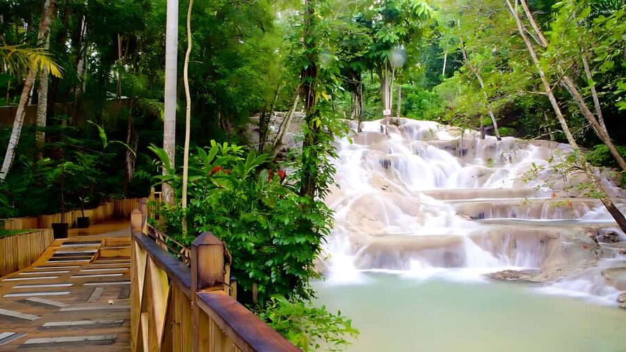 Ocho Rios Catamaran: Dunn's River, Snorkeling & Open Bar - A four-hour Jamaican outing with two very different moods
